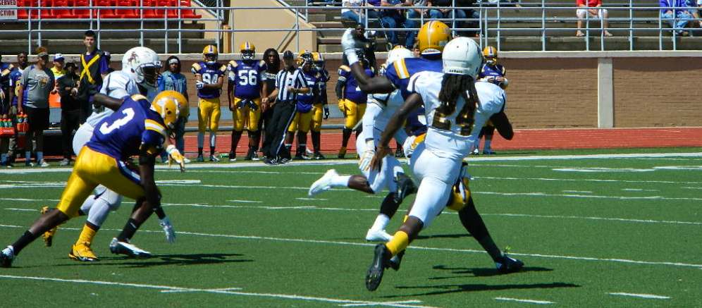 Football_D_vs_Dodge_City