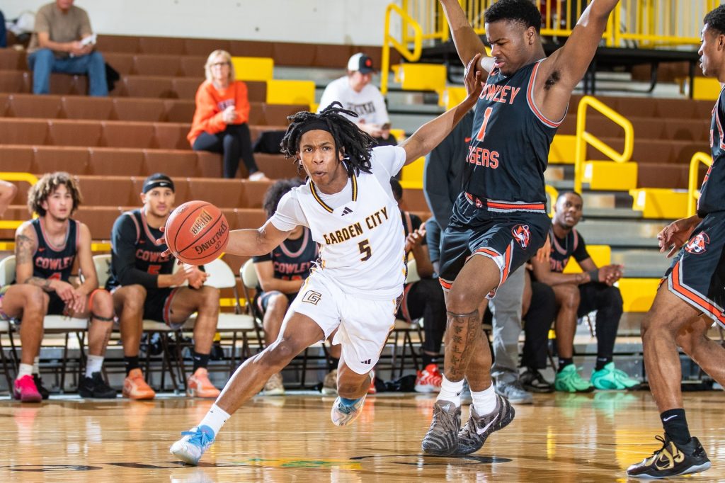 Second-Half Surge Lifts Tigers Past Broncbusters