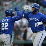 Tigers extend win streak to 6 by rallying in 9th for rain-delayed 10-9 victory over Royals
